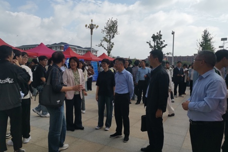 经济与管理学院（商学院）成功举办蚌埠高新区企业专场招聘会