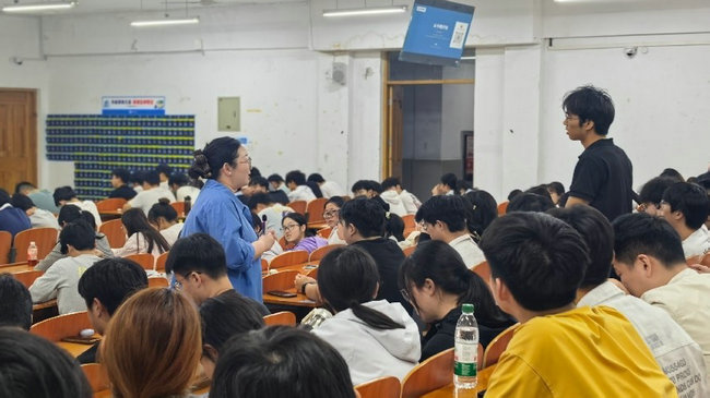 【学院2027届就业工作】计算机科学与技术学院举办专业发展与职业规划系列讲座